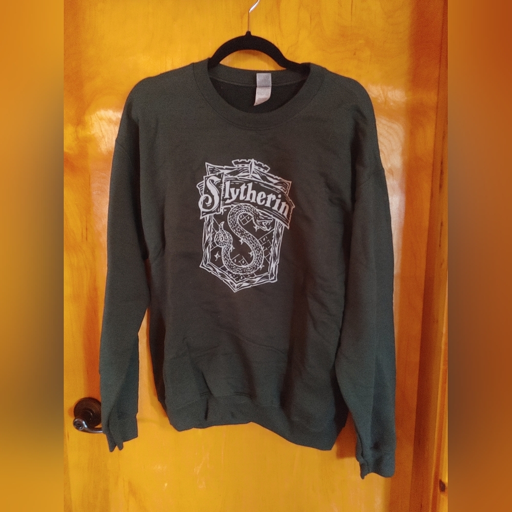 nwot slytherin sweater